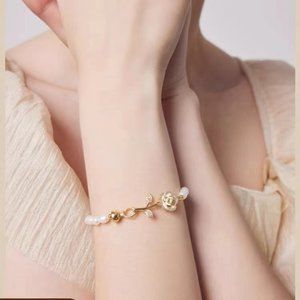 French camellia pearl bracelet